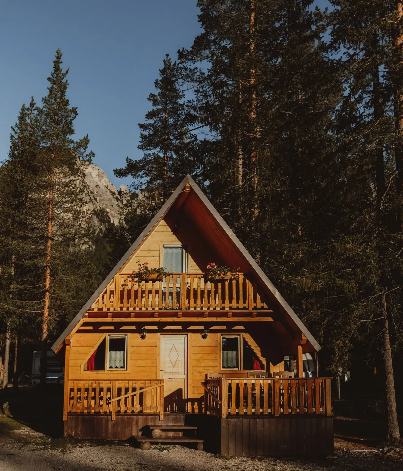 Lodge - ©Aljia Copyright