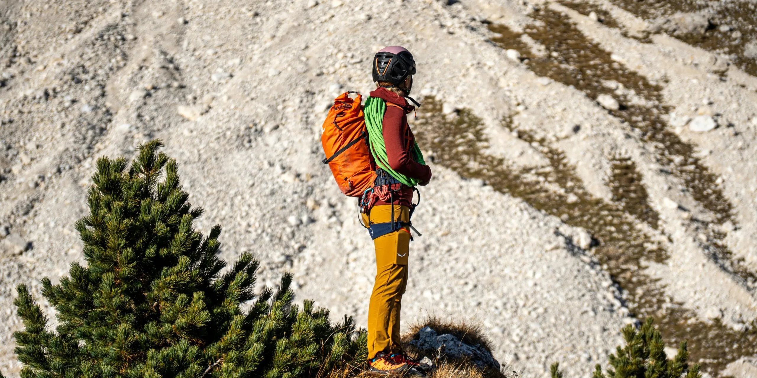 Dolomites climbing - Luca caronti unsplash