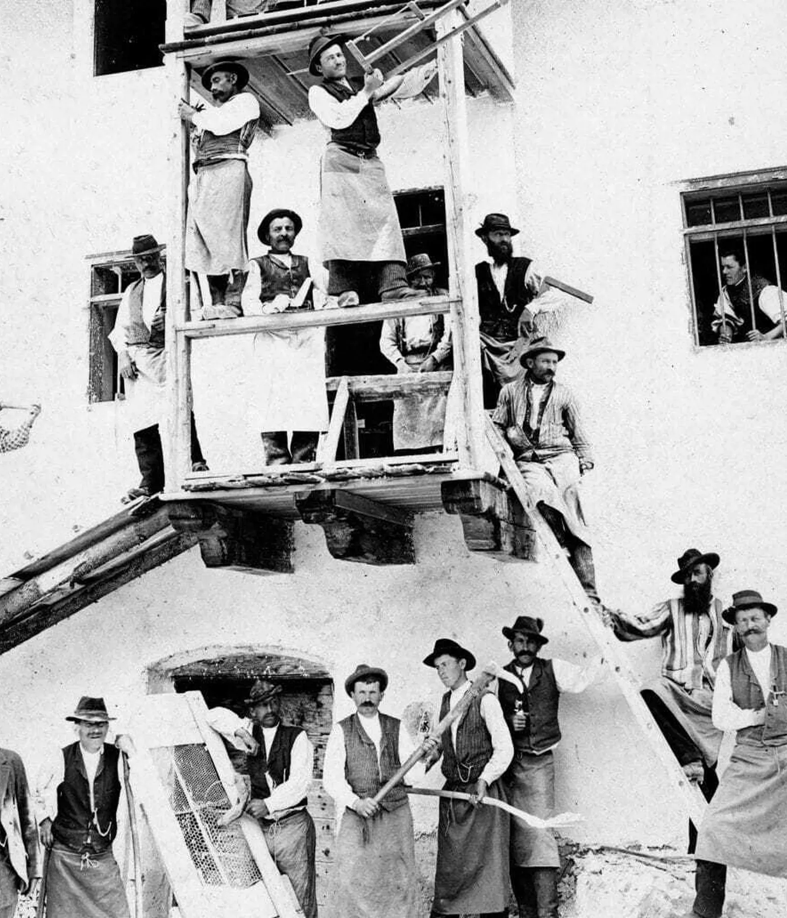 Artigiani ladini sompunt - Archive Istitut Ladin